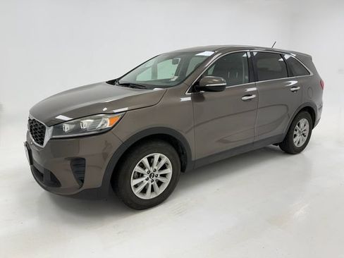 Used 2019 Kia Sorento FWD V6 image 5