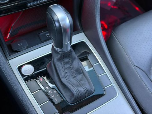 Used 2021 Volkswagen Passat 2.0T SE image 24