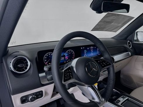 New 2026 Mercedes-Benz GLB 250 4MATIC image 9