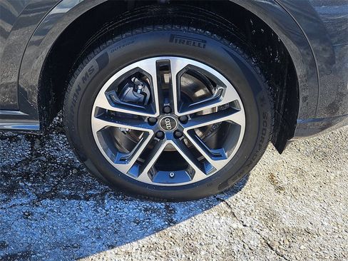 Certified 2025 Audi Q5 Premium w/ Convenience Package image 10