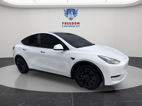 Used 2024 Tesla Model Y Long Range image 7