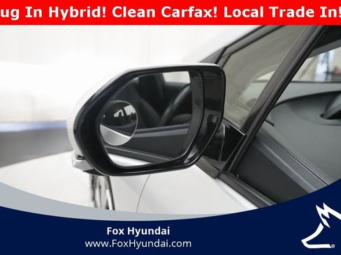 Used 2017 Toyota Prius Prime Premium image 24