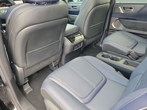 Certified 2026 INFINITI QX80 4WD w/ Sport Exterior Package image 37