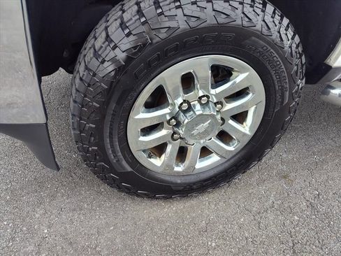 Used 2016 Chevrolet Silverado 2500 LT w/ LT Convenience Package image 9