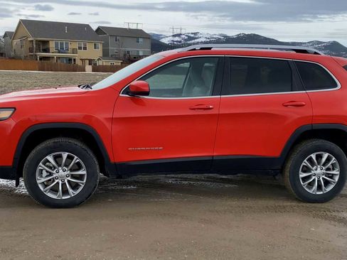 Certified 2021 Jeep Cherokee Latitude Lux w/ Sun & Sound Group image 5