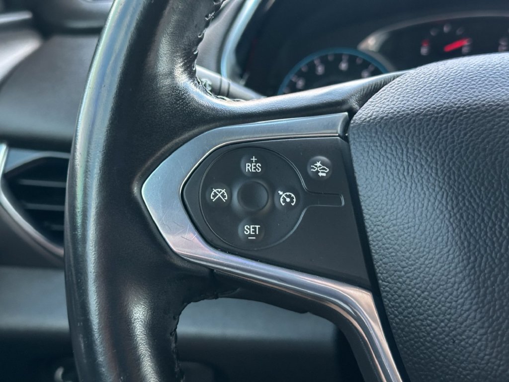 Used 2022 Chevrolet Traverse LT FWD image 32