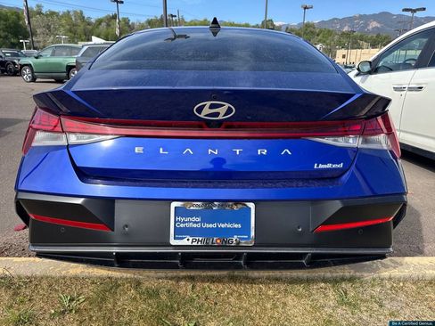 Certified 2024 Hyundai Elantra Limited FWD image 17