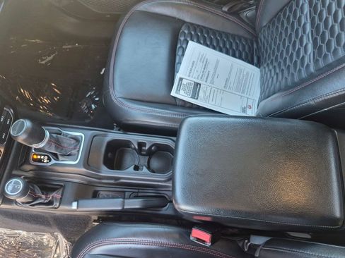 Used 2022 Jeep Gladiator Rubicon w/ Cold Weather Group image 15