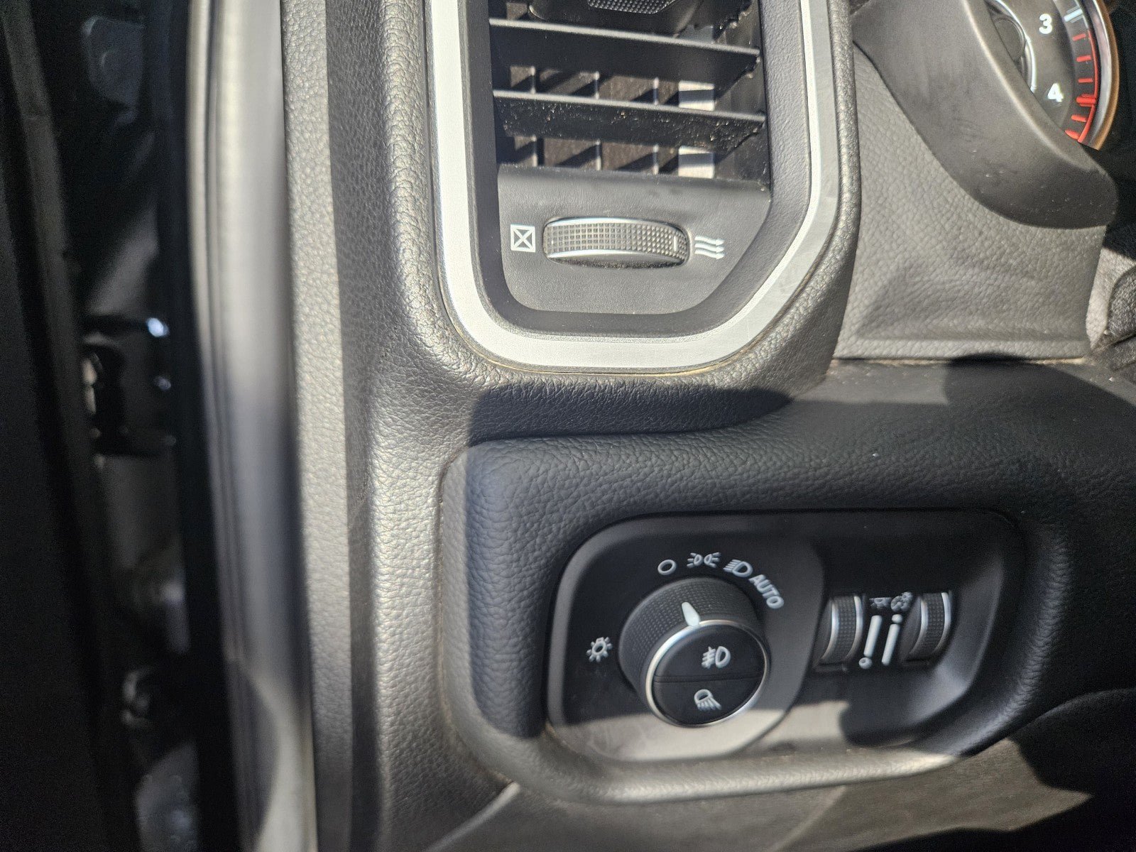 Used 2019 RAM 3500 Big Horn AWD/4WD image 27