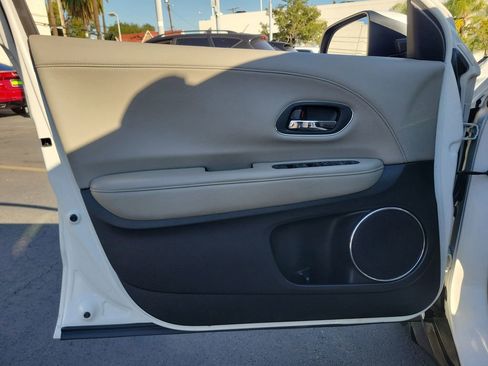 Used 2019 Honda HR-V EX-L image 18