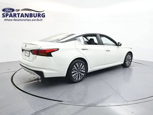 Used 2025 Nissan Altima 2.5 SV FWD image 7