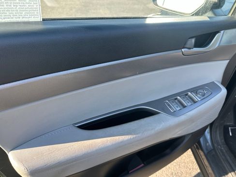 Used 2020 Hyundai Palisade SEL w/ Convenience Package FWD image 17