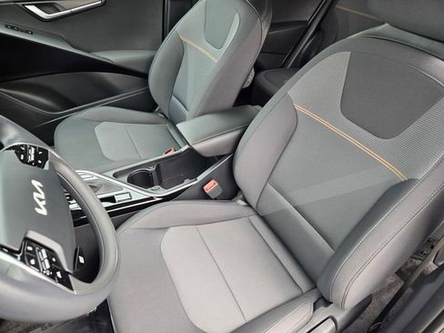 New 2026 Kia Niro LX FWD image 17