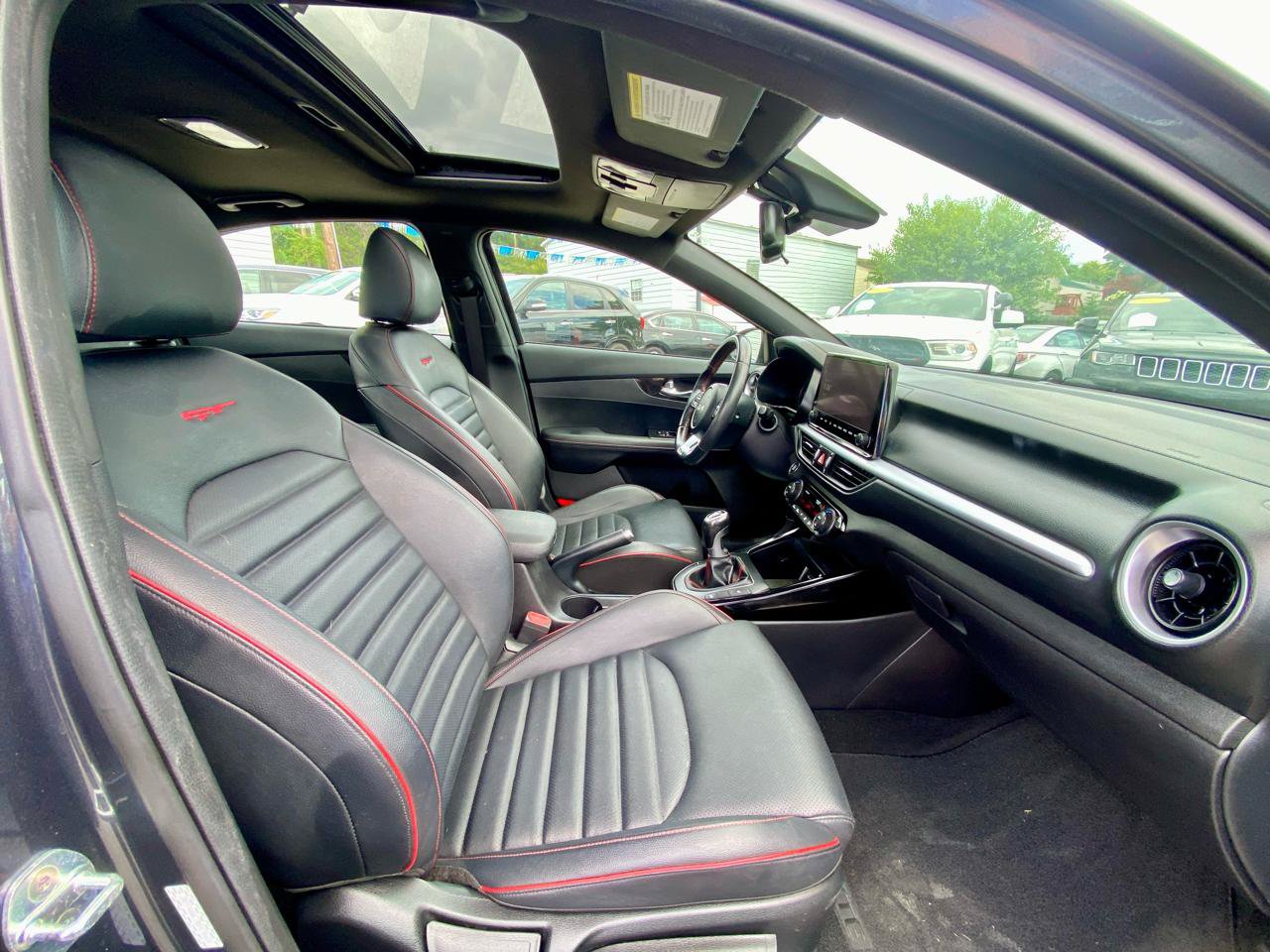 Used 2022 Kia Forte GT FWD image 9
