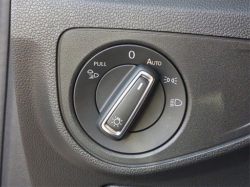 Used 2022 Volkswagen Atlas SE image 25