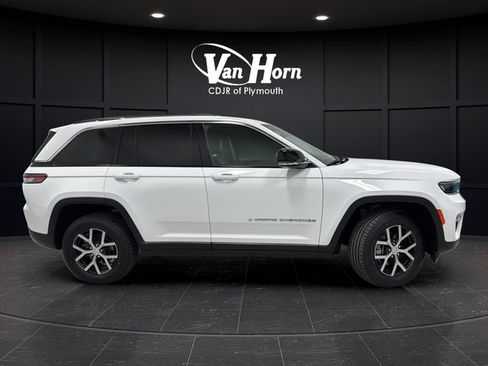 Used 2022 Jeep Grand Cherokee Limited AWD/4WD image 8
