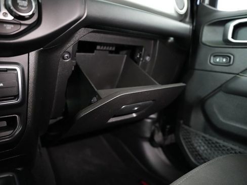 Used 2019 Jeep Wrangler Unlimited Sahara w/ Uconnect 4C Nav & Sound Group AWD/4WD image 43