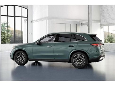 New 2025 Mercedes-Benz GLC 300 image 32