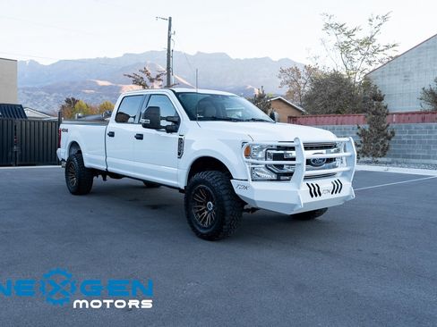 Used 2022 Ford F350 XLT image 2
