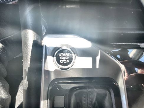Used 2023 Nissan Altima 2.5 SV FWD image 16
