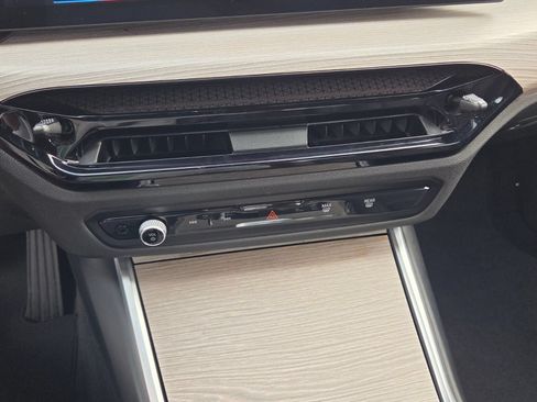 Used 2025 BMW 330i Sedan RWD image 19