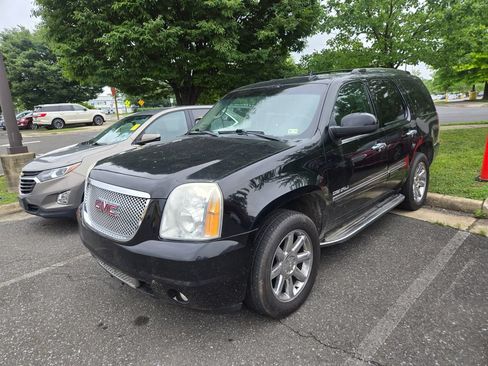 Used 2011 GMC Yukon Denali AWD/4WD image 2