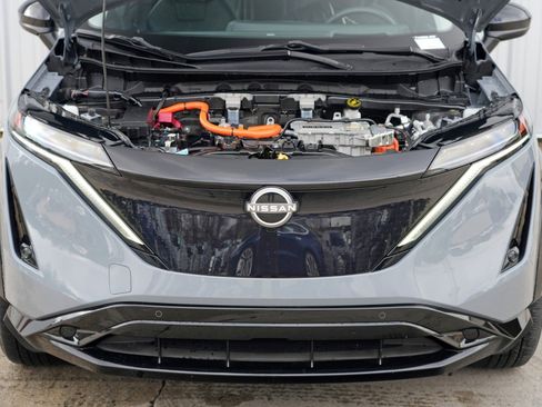 Used 2024 Nissan Ariya AWD image 7