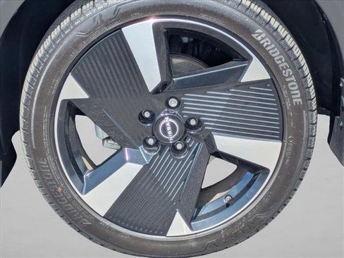Used 2025 Nissan Kicks SR FWD image 23