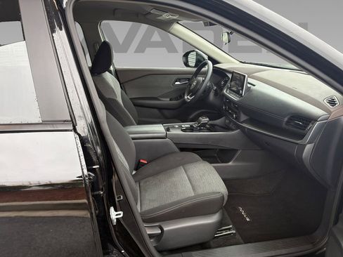 Used 2023 Nissan Rogue SV image 7