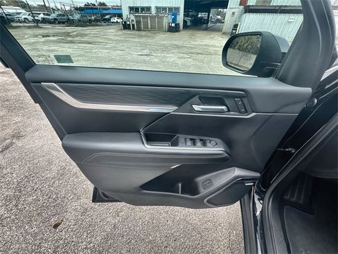 Used 2025 GMC Acadia Elevation image 21