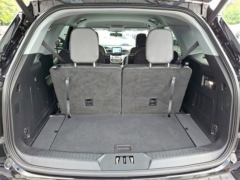 Certified 2022 Ford Explorer XLT w/ Equipment Group 202A image 26