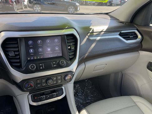 Used 2023 GMC Acadia SLT image 14