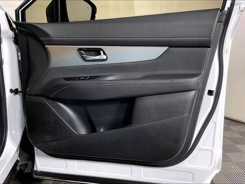 Certified 2025 Nissan Murano SL image 26