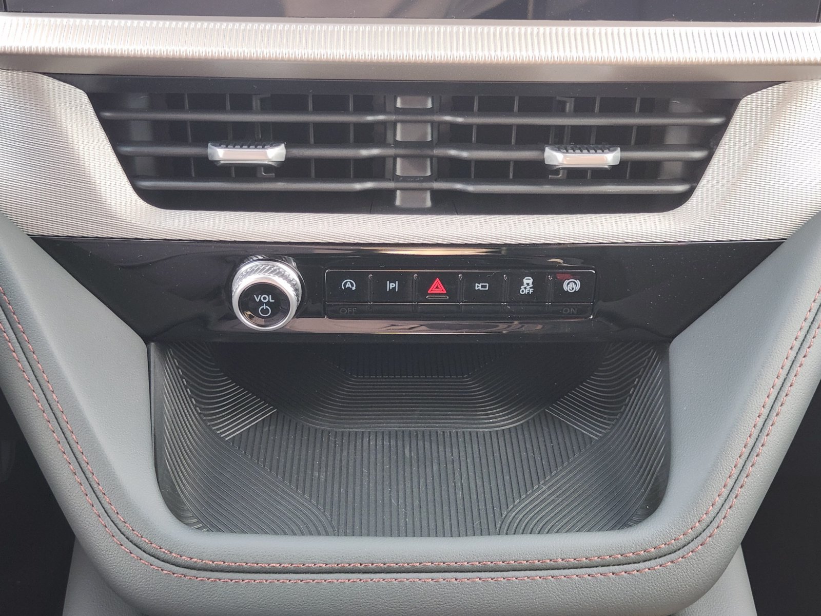 New 2027 Ford Explorer Active RWD image 18