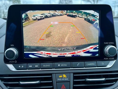 Used 2024 Nissan Altima 2.5 SV image 35