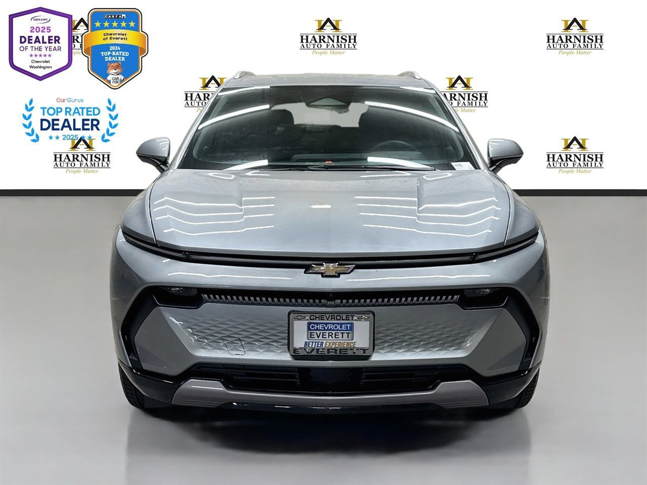 Used 2024 Chevrolet Equinox EV LT FWD image 2