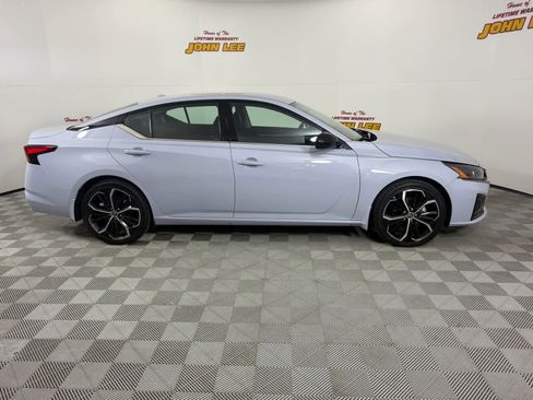 Certified 2023 Nissan Altima 2.5 SR FWD image 6