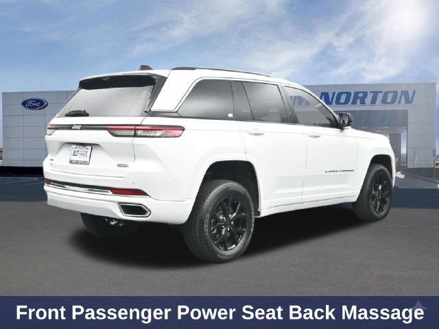 Used 2023 Jeep Grand Cherokee Overland w/ Luxury Tech Group IV AWD/4WD image 14