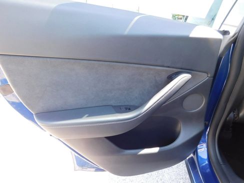Used 2021 Tesla Model Y Long Range AWD/4WD image 10