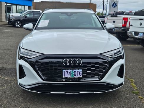 Used 2024 Audi Q8 e-tron Premium Plus AWD/4WD image 7