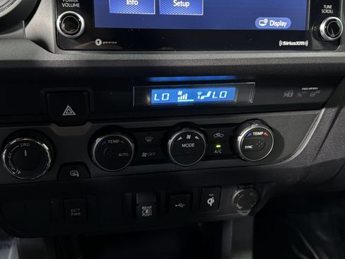 Used 2023 Toyota Tacoma TRD Sport AWD/4WD image 22