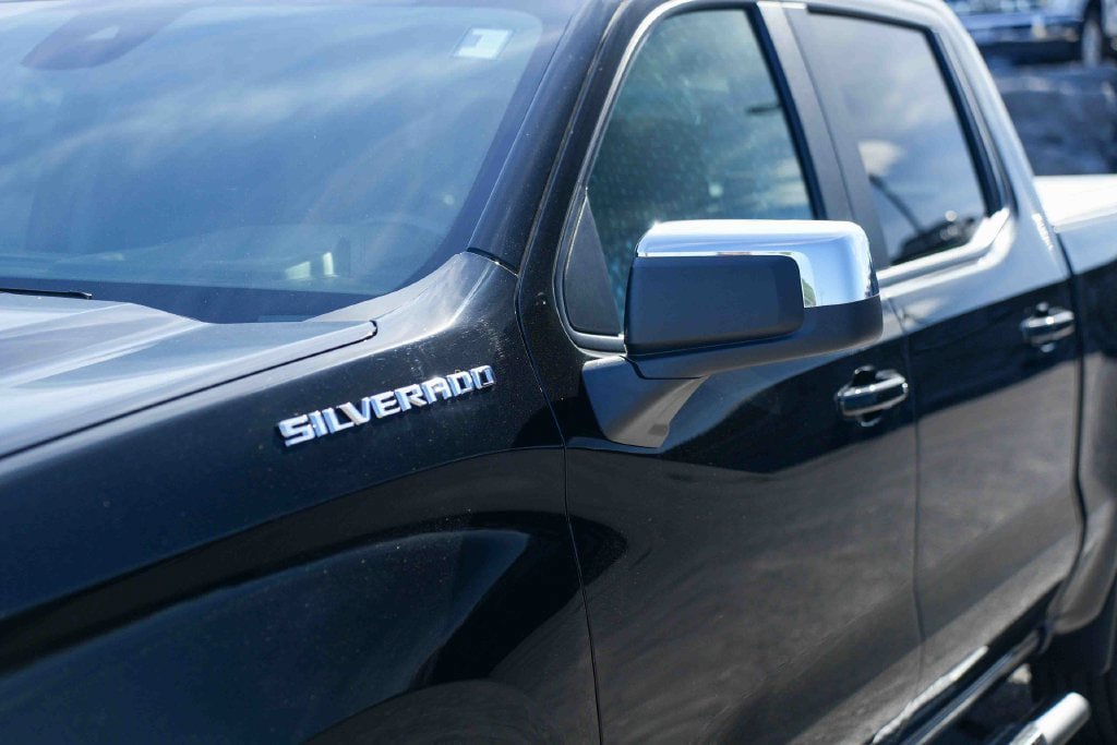 Used 2023 Chevrolet Silverado 1500 LT AWD/4WD image 10