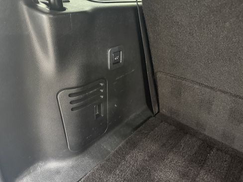 Used 2016 Ford Expedition Limited image 8