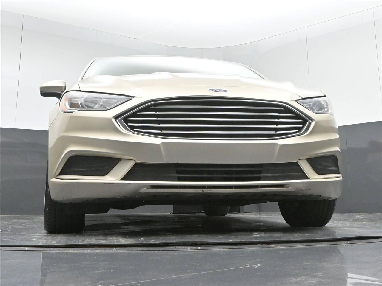 Used 2017 Ford Fusion SE w/ Fusion SE Technology Package FWD image 30
