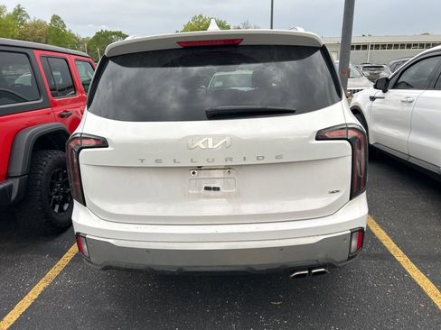 Used 2023 Kia Telluride EX w/ EX Captain's Chair Package AWD/4WD image 7