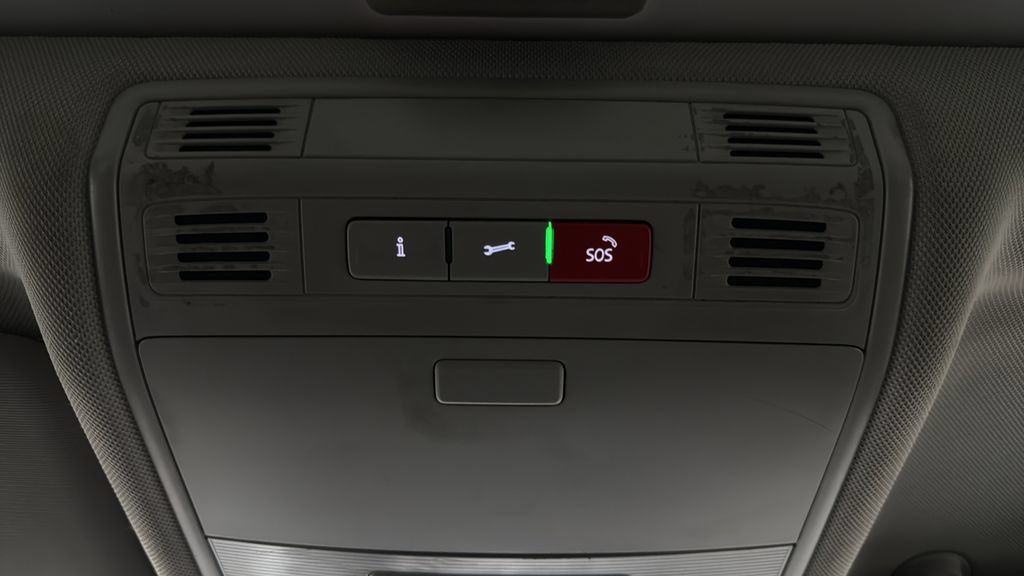 Used 2021 Volkswagen Jetta SEL FWD image 32