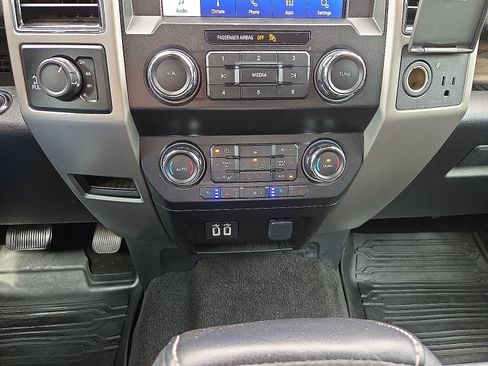 Certified 2020 Ford F150 Lariat w/ Equipment Group 501A Mid AWD/4WD image 17