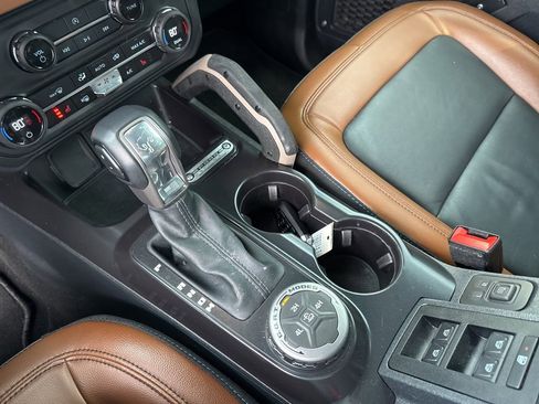 Used 2024 Ford Bronco Outer Banks image 28