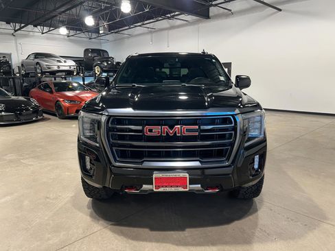 Used 2022 GMC Yukon SLT w/ SLT Luxury Package image 8
