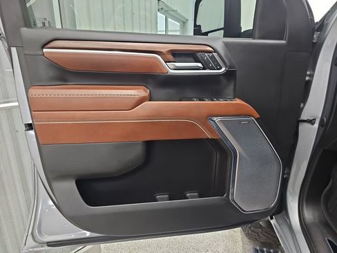 Used 2024 GMC Sierra 2500 Denali Ultimate AWD/4WD image 10